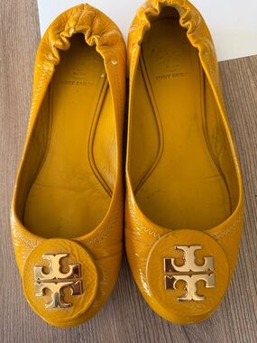 Tory Burch Mustard Yellow Logo Round-Toe Ballet Flats